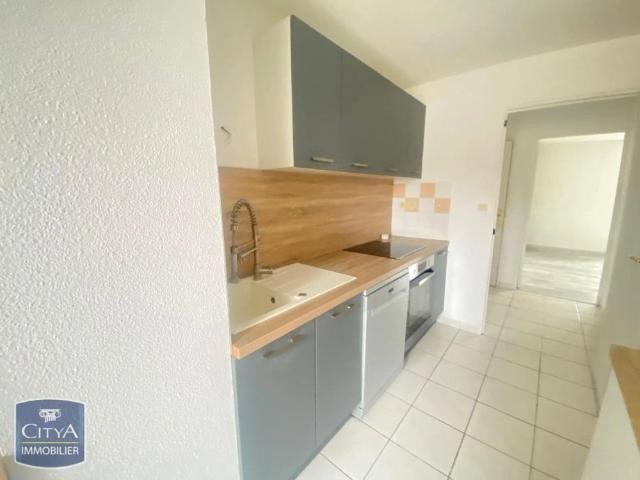 Appartement à louer 3 pièces 75.7m²