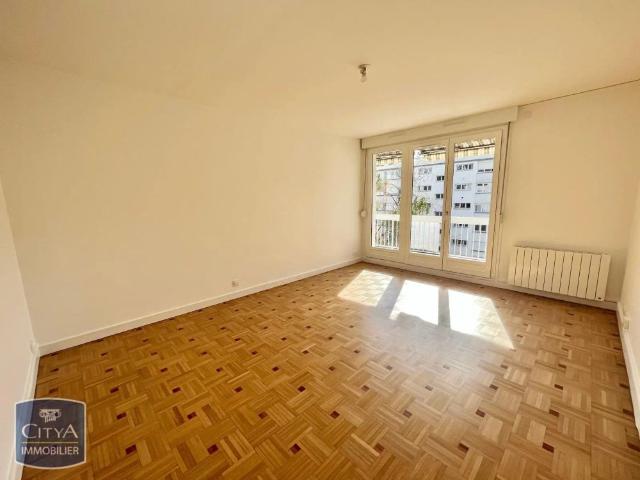 Appartement à louer 3 pièces 76.59m²