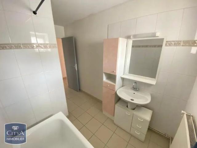 Appartement à louer 3 pièces 76.5m²