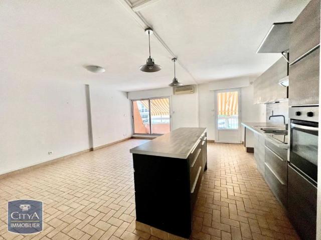 Appartement à louer 3 pièces 76.5m²