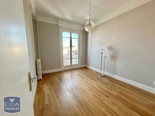 Appartement à louer 3 pièces 76.82m²