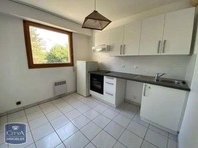 Appartement à louer 3 pièces 76.92m²