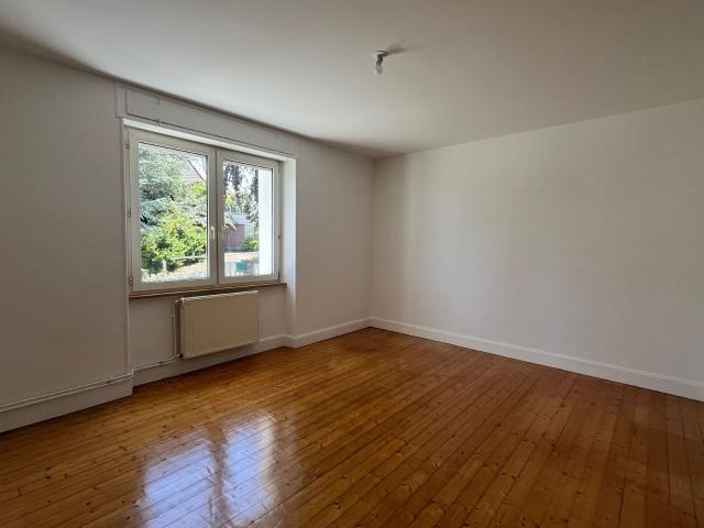 Appartement à louer 3 pièces 77 m