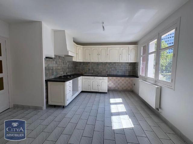Appartement à louer 3 pièces 77.01m²