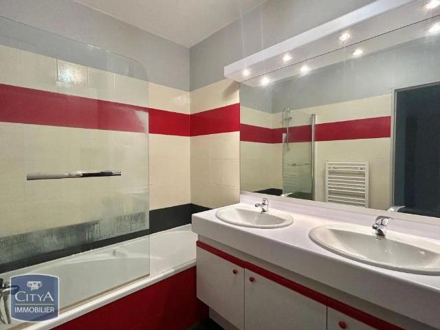 Appartement à louer 3 pièces 77.17m²