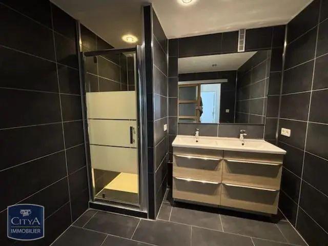 Appartement à louer 3 pièces 78.3m²