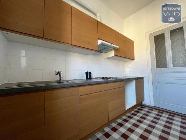 Appartement à louer 3 pièces 79.1m²
