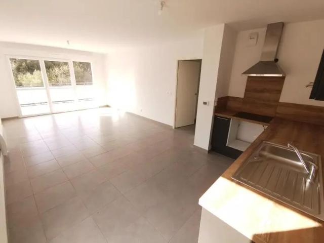 Appartement à louer 3 pièces 70.19m²