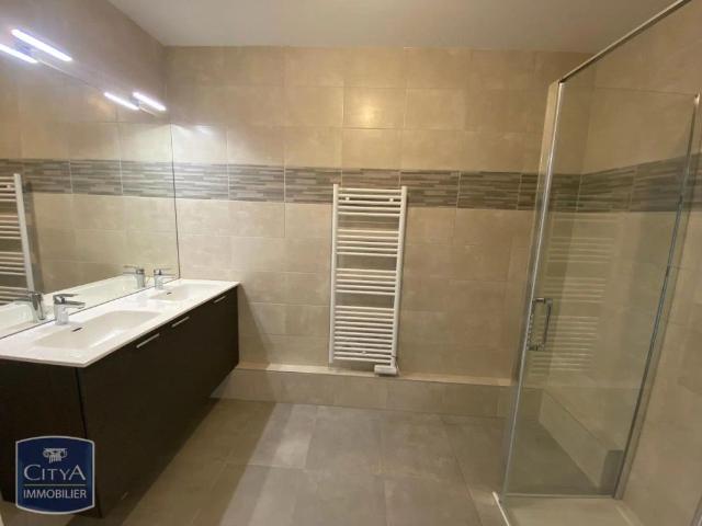 Appartement à louer 3 pièces 72.01m²