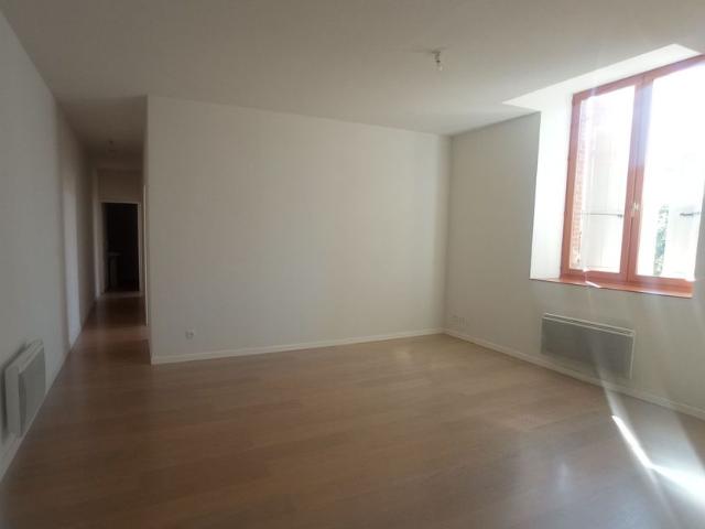 Appartement à louer 3 pièces • 72,89 m 2 Saint Siméon de Bressieux