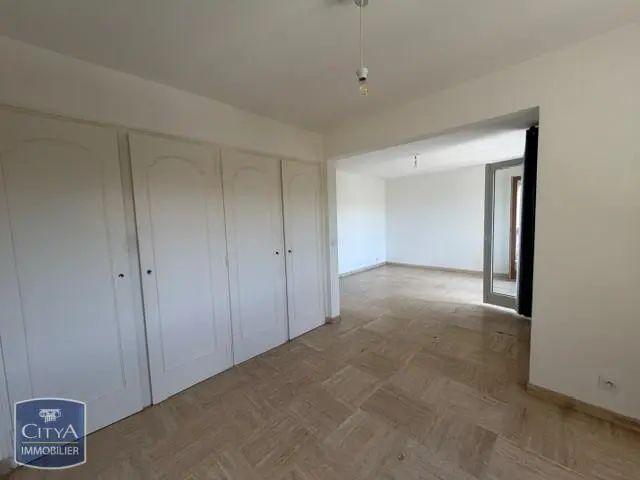 Appartement à louer 3 pièces 73.69m²