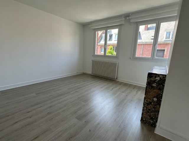 Appartement à louer 3 pièces 7 358 m