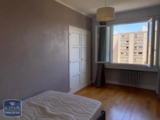 Appartement à louer 3 pièces 85.68m²