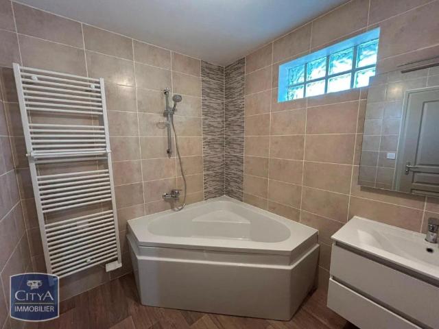 Appartement à louer 3 pièces 85m²