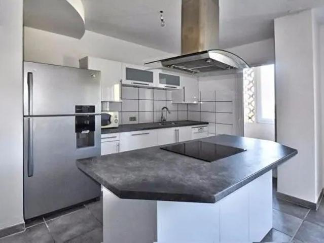 Appartement à louer 3 pièces 87m²
