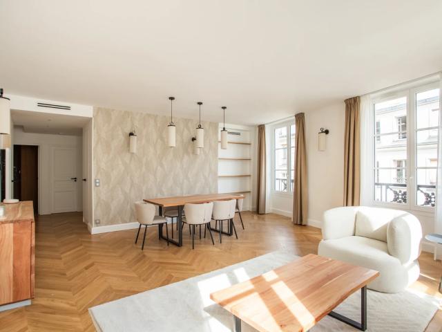 Appartement à louer 3 pièces 88,00 m² | Paris 75001 SAINT HONORÉ / PLACE VENDÔME | 6 000 € | Junot