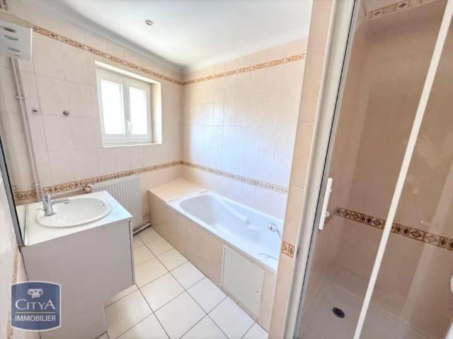 Appartement à louer 3 pièces 81.76m²