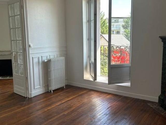 Appartement à louer 3 pièces • 82,01 m 2 Chelles