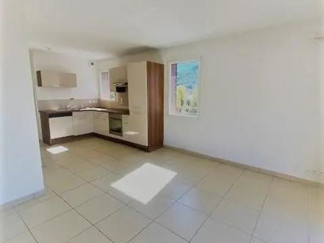 Appartement à louer 3 pièces 82.16m²