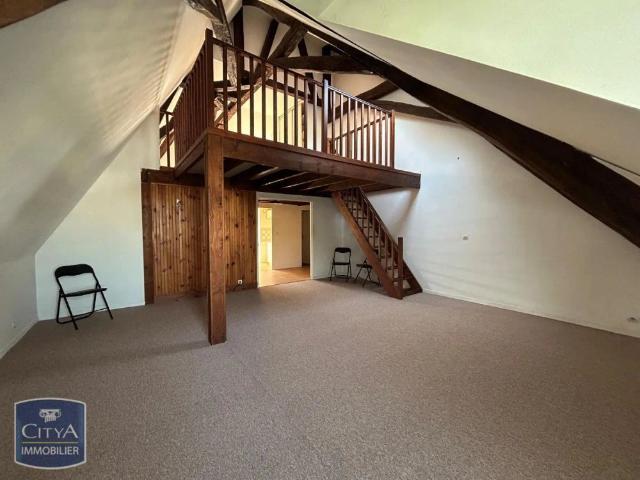 Appartement à louer 3 pièces 82m²
