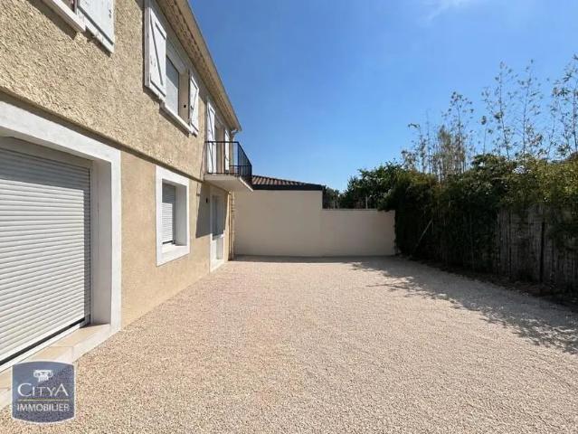 Appartement à louer 3 pièces 83m²