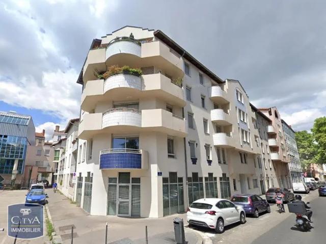 Appartement à louer 3 pièces 95.7m²