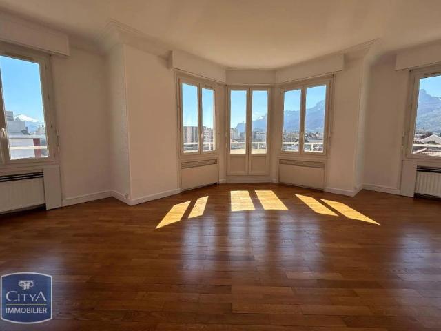 Appartement à louer 3 pièces 90.73m²