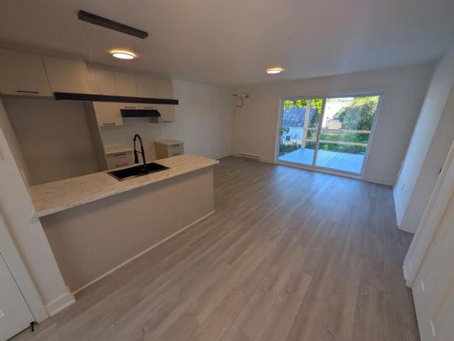 Appartement à Louer 4500 des oliviers, Saint Félix de Valois 5 photos | Logis Québec