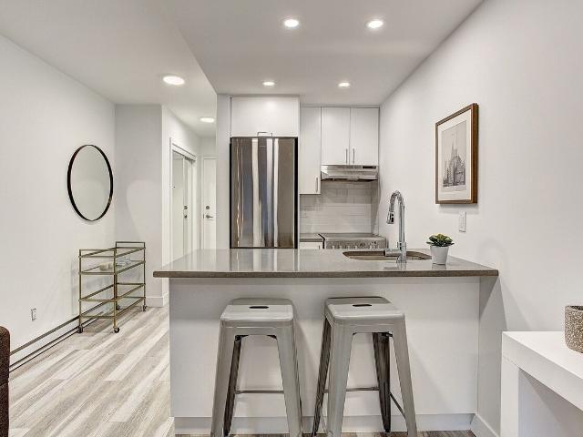 Appartement à Louer 4530 Avenue Coloniale, Montréal 30 photos | Logis Québec