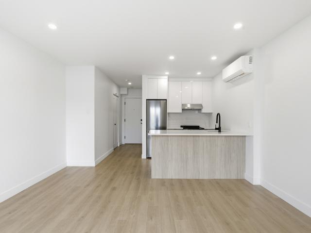 Appartement à Louer 4550 rue de Brébeuf, Le Plateau Mont Royal Montréal 10 photos | Logis Québec