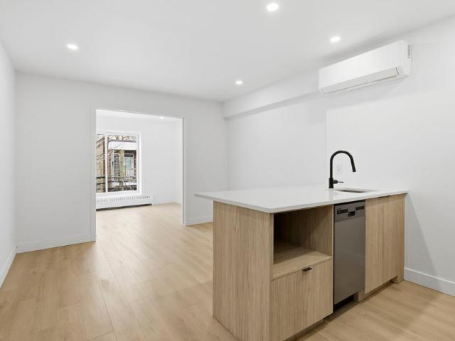 Appartement à Louer 4550 rue de Brébeuf, Le Plateau Mont Royal Montréal 6 photos | Logis Québec