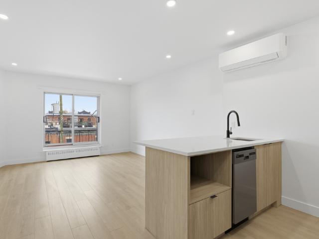 Appartement à Louer 4550 rue de Brébeuf, Le Plateau Mont Royal Montréal 8 photos | Logis Québec
