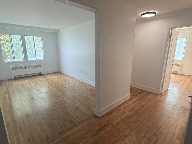 Appartement à Louer 496 Avenue Delmar, Pointe Claire 12 photos | Logis Québec