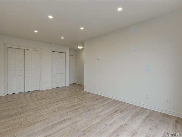 Appartement à Louer 4075 Boulevard Samson, Chomedey Laval 7 photos | Logis Québec