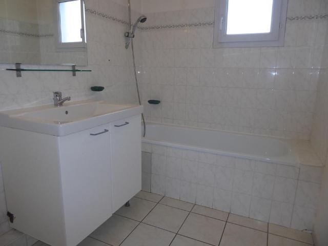 Appartement à louer, 4 pièces Aubenas 07200