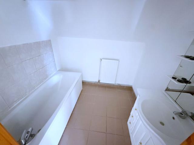 Appartement à louer 4 pièces • Danizy