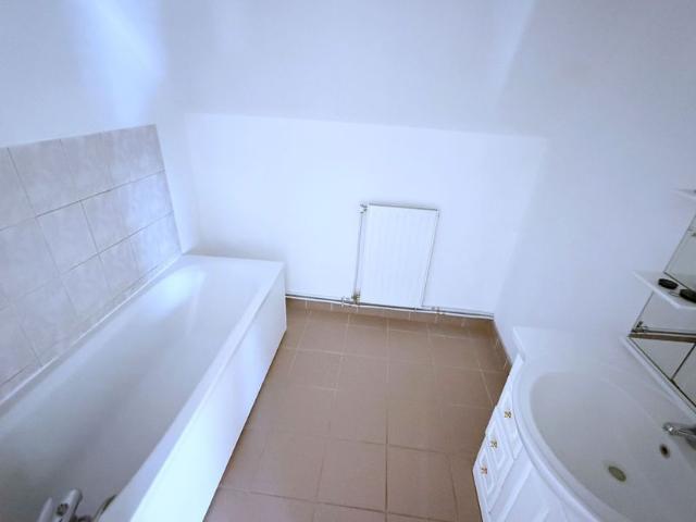 Appartement à louer 4 pièces • Danizy
