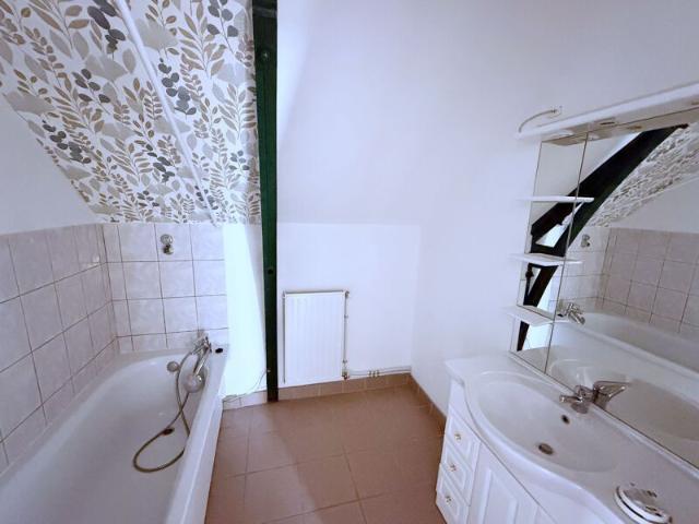 Appartement à louer 4 pièces • Danizy