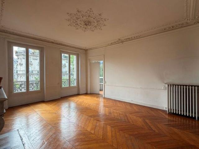 Appartement à louer 4 pièces • Paris 11