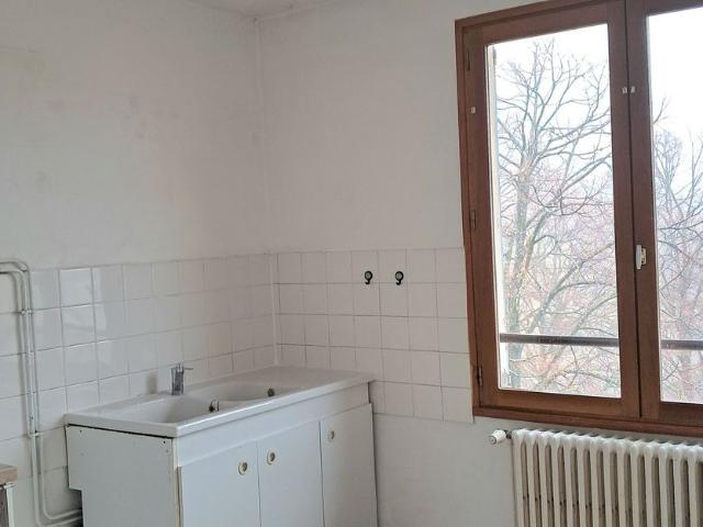 Appartement à louer 4 pièces • Solaize