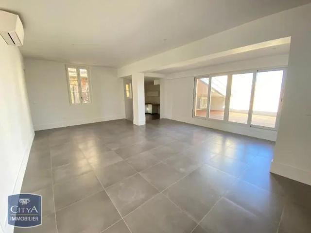 Appartement à louer 4 pièces 151.03m²