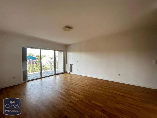 Appartement à louer 4 pièces 103.6m²