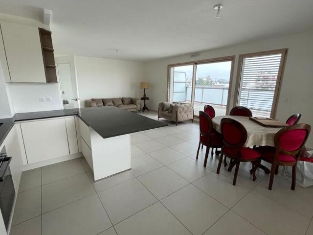 Appartement à louer 4 pièces • 101,75 m2 Ferney Voltaire