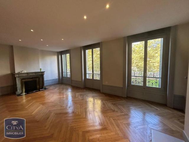 Appartement à louer 4 pièces 101.18m²