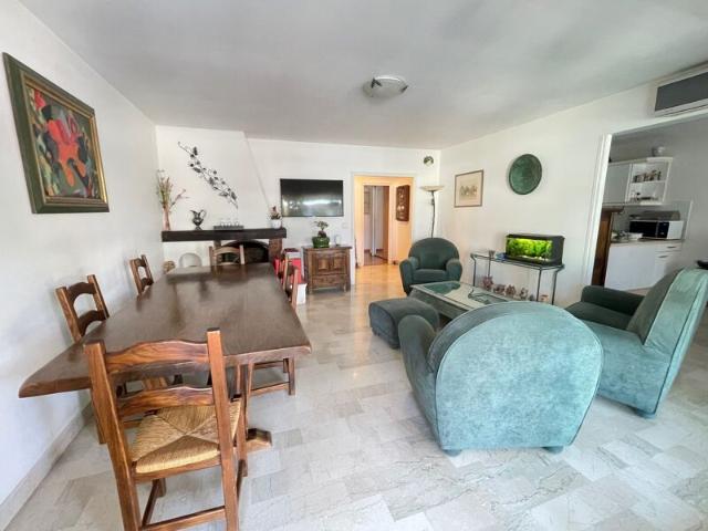 Appartement à louer 4 pièces • 102 m2 Cagnes sur Mer