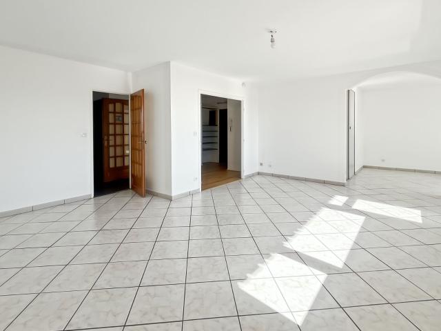 Appartement à louer 4 pièces 107,65 m