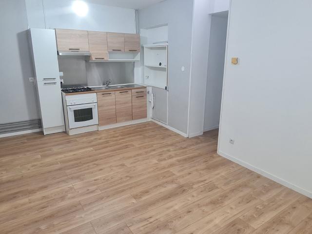 Appartement à louer 4 pièces 104 m