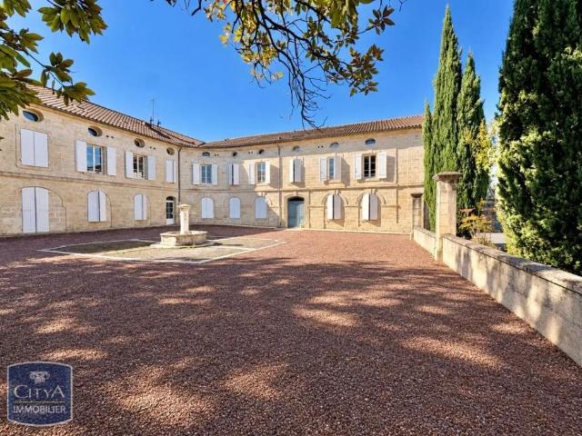 Appartement à louer 4 pièces 104m²