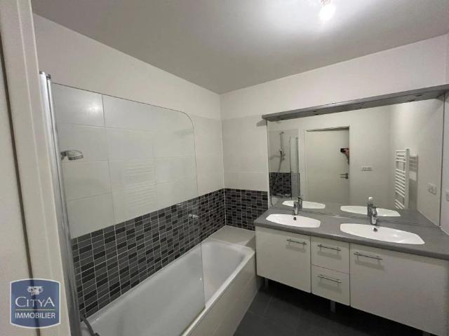 Appartement à louer 4 pièces 106.83m²