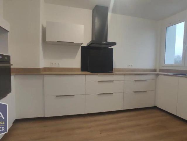 Appartement à louer 3 pièces 108.07m²